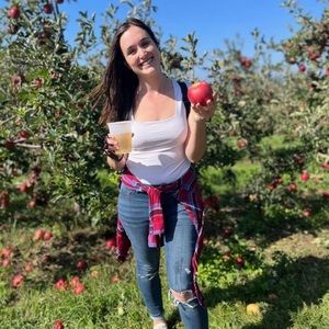 Meet your Posher, Elisa